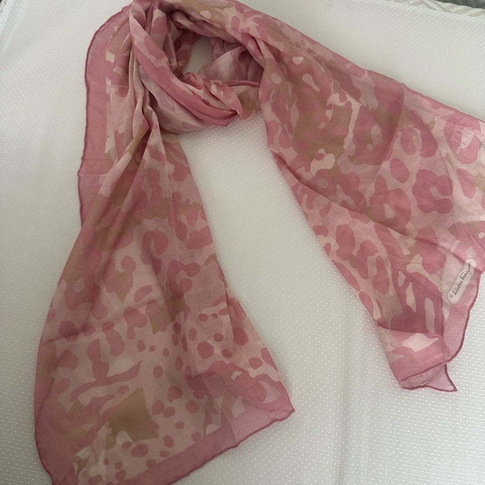 New Salvatore Ferragamo Leopard Print Pink Scarf Wrap